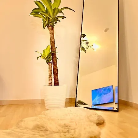 Comfy & Warm - Self Check-in Apartment *